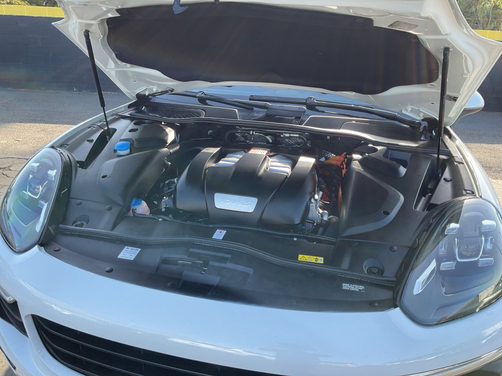 Used 2016 Porsche Cayenne S AWD/4WD image 23
