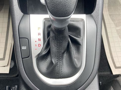 Used 2022 Kia Forte LXS w/ LXS Technology Package image 22