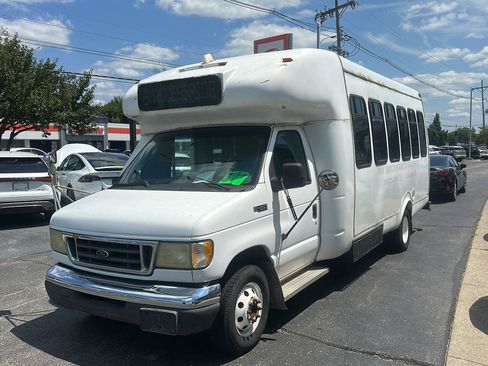 Used 2003 Ford E-450 and Econoline 450 RWD image 16