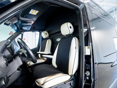 Used 2019 Mercedes-Benz Sprinter 170 image 24