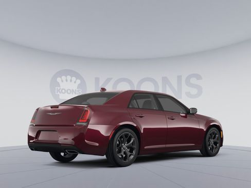 Used 2023 Chrysler 300 S w/ Comfort Group RWD image 4