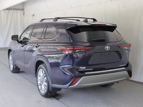 Used 2025 Toyota Highlander Platinum AWD/4WD image 22