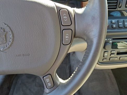 Used 2001 Cadillac De Ville w/ Comfort/Convenience Pkg image 22