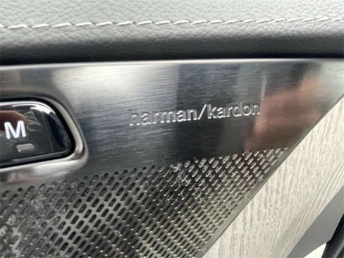 Used 2023 Volvo XC90 B6 Ultimate w/ Lounge Package image 16