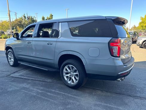 Used 2024 Chevrolet Suburban Premier image 3