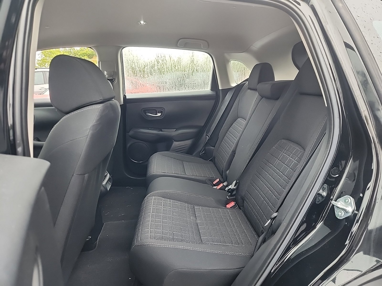 Used 2025 Honda HR-V LX image 17