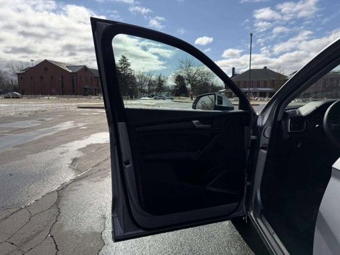 Certified 2025 Audi Q5 2.0T Premium Plus w/ Premium Plus Package image 18