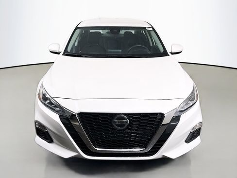 Used 2021 Nissan Altima 2.5 SV image 2