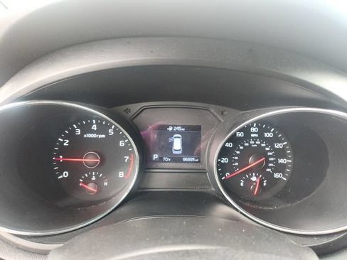 Used 2021 Kia Sedona EX FWD image 13