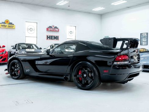Used 2010 Dodge Viper ACR image 10