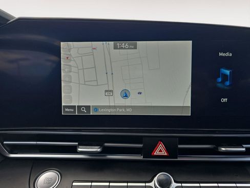 Used 2025 Hyundai Elantra SEL FWD image 13