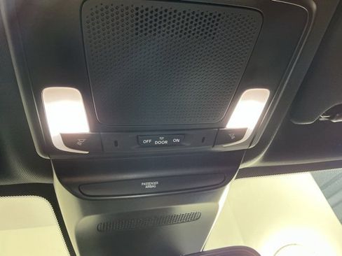 Certified 2025 Honda HR-V Sport image 29