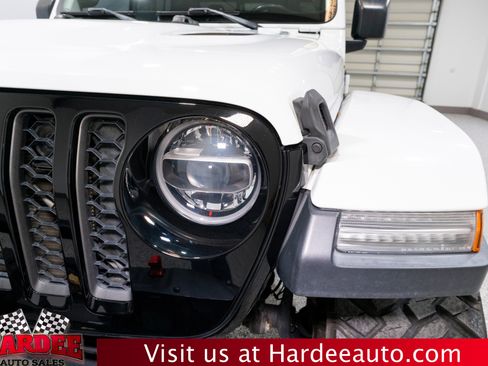Used 2020 Jeep Gladiator Rubicon image 9