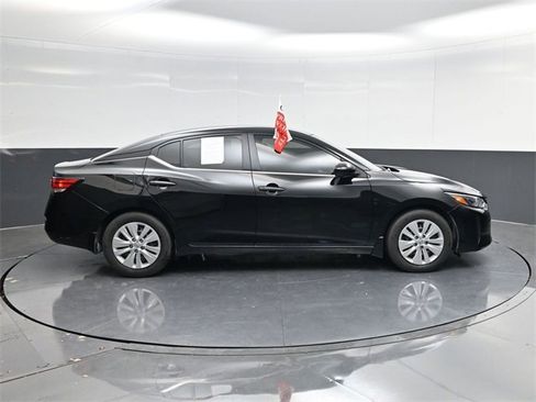Used 2025 Nissan Sentra S image 2