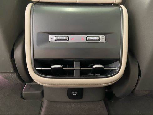 Used 2024 Lincoln Nautilus Reserve w/ Equipment Group 202A image 20