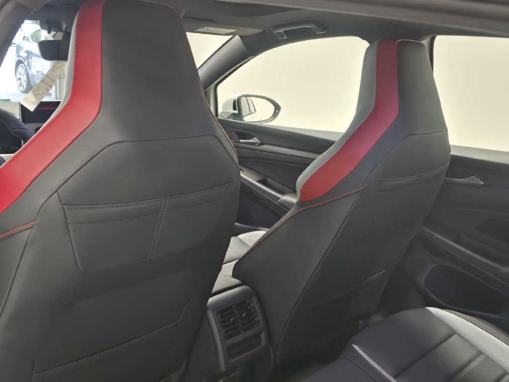 New 2026 Volkswagen GTI SE FWD image 13
