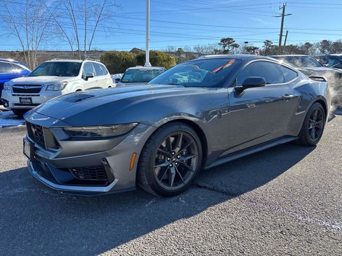 Used 2024 Ford Mustang Dark Horse image 4
