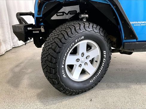 Used 2010 Jeep Wrangler Unlimited Sport AWD/4WD image 20