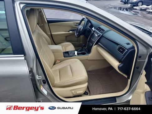 Used 2017 Toyota Camry XLE w/ Moonroof Package image 11