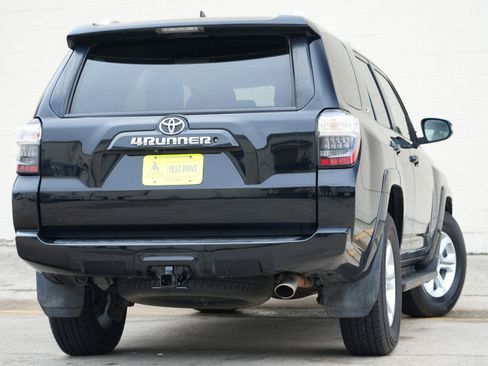 Used 2016 Toyota 4Runner SR5 Premium RWD image 4