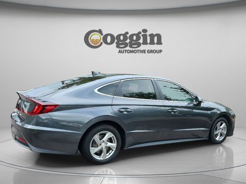 Used 2023 Hyundai Sonata SE w/ Preferred Accessory Package FWD image 5