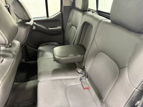 Used 2020 Nissan Frontier PRO-4X w/ Pro-4x Utility Package image 22