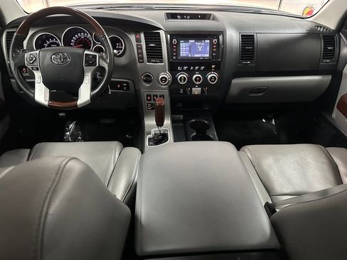 Used 2014 Toyota Sequoia Platinum w/ Preferred Accessory Package AWD/4WD image 27