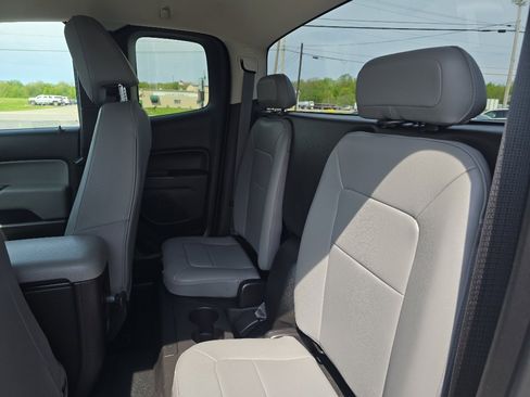Used 2018 Chevrolet Colorado W/T w/ WT Convenience Package RWD image 15