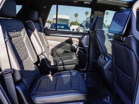 Used 2025 Cadillac Escalade V AWD/4WD image 20
