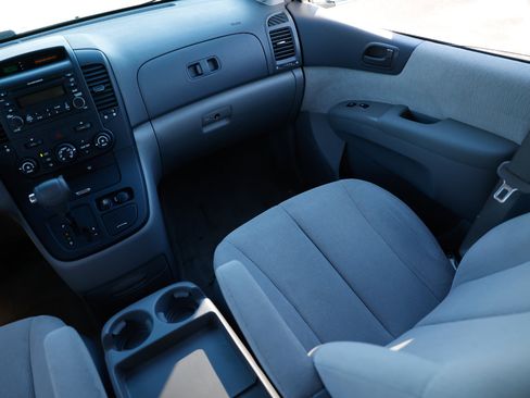 Used 2006 Kia Sedona LX image 22