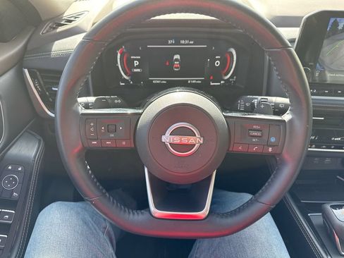 Used 2023 Nissan Rogue Platinum AWD/4WD image 31