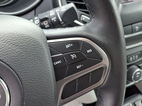 Certified 2020 Jeep Cherokee Latitude Plus w/ Cold Weather Group AWD/4WD image 21