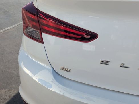 Used 2020 Hyundai Elantra SE w/ Cargo Package (C1) image 5