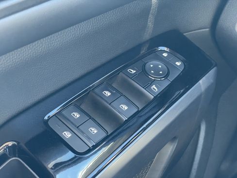 Used 2023 Nissan Pathfinder SL image 30