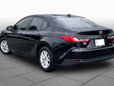 Used 2025 Toyota Camry LE AWD/4WD image 12
