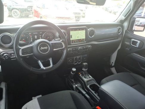 Used 2022 Jeep Wrangler Unlimited Sahara AWD/4WD image 20
