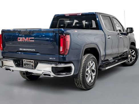 Used 2023 GMC Sierra 1500 SLT AWD/4WD image 6