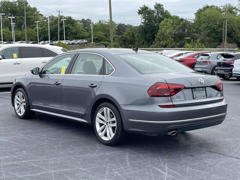 Used 2017 Volkswagen Passat 1.8T SEL Premium FWD image 5