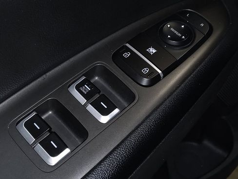 Used 2020 Kia Optima LX image 27