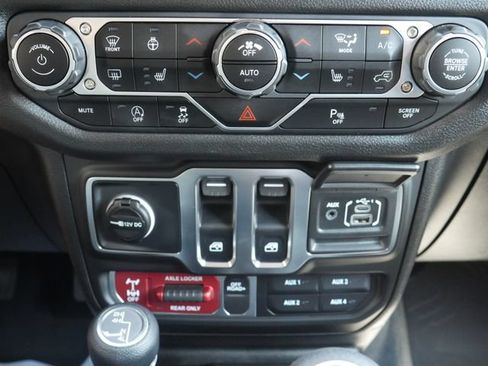 Used 2025 Jeep Wrangler Sport AWD/4WD image 20