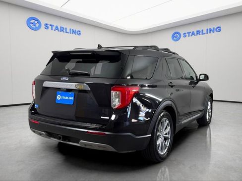 Used 2020 Ford Explorer XLT w/ Equipment Group 202A image 8