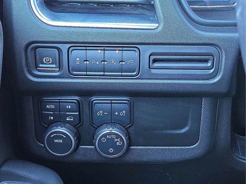 Used 2021 Chevrolet Tahoe LT image 26