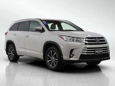 Used 2017 Toyota Highlander XLE image 7