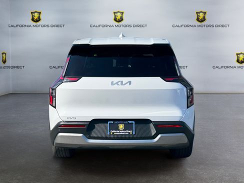 Used 2026 Kia EV9 Light RWD image 4