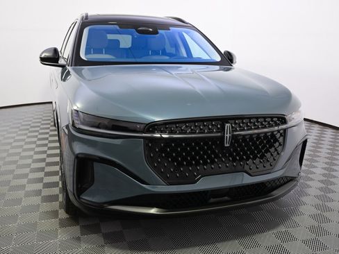 New 2026 Lincoln Nautilus Reserve image 9