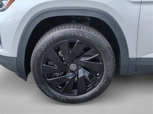 New 2026 Volkswagen Atlas SE FWD image 10