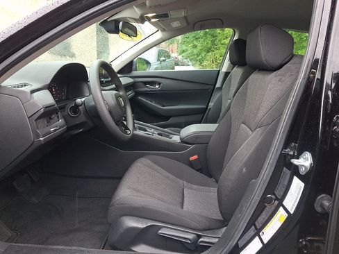 Used 2023 Honda Accord LX image 12