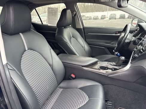 Used 2021 Toyota Camry SE w/ Convenience Package image 12