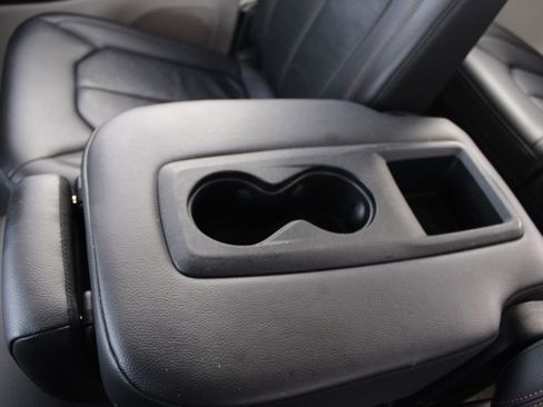 Used 2017 Chrysler Pacifica Touring-L Plus w/ Advanced Safetytec Group image 27