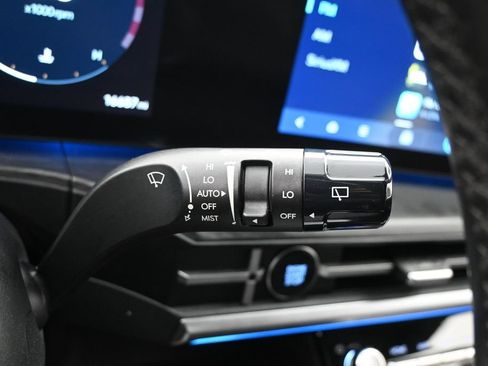 Used 2024 Hyundai Santa Fe Limited FWD image 18